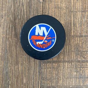 Vintage New York Islanders Hockey Puck Trench MFG Official NHL VTG